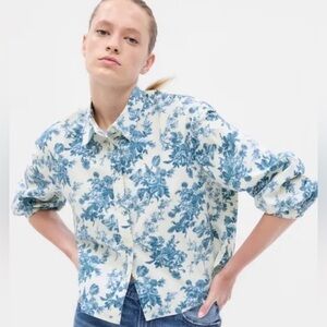 GAP x LoveShackFancy - Blue and White Floral cropped Shirt - Medium